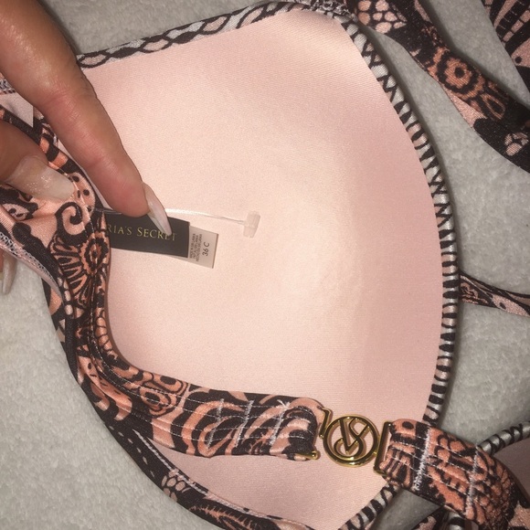 Victoria Secret  👙 - Picture 3 of 3